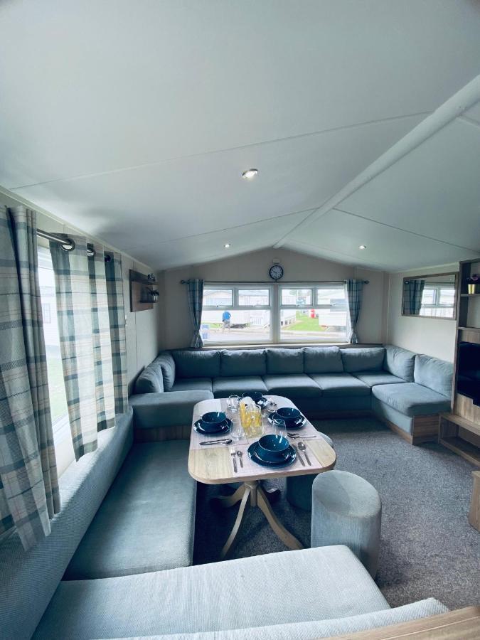 8 Bed Sun Decked Caravan Unlimited High Speed Wifi And Fun At Seawick Holiday Park Клактон-он-Си Экстерьер фото